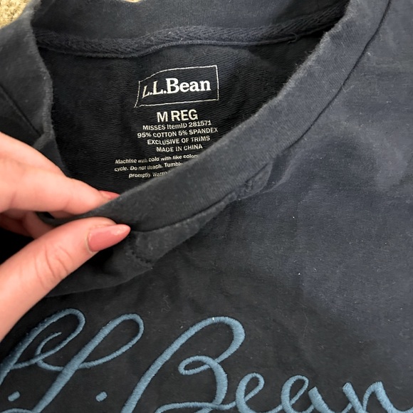 L.L bean pullover - Picture 2 of 2
